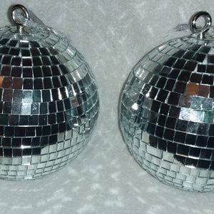 7in Mirror Glass Balls w Hook (1 Left)